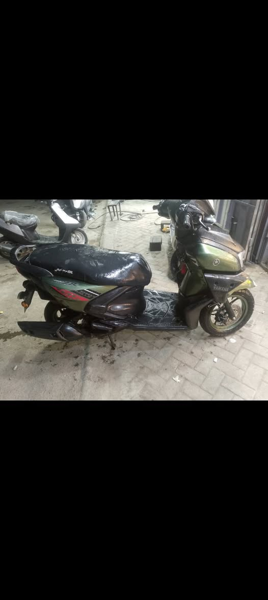 السلام عليكم اخوان اقره المنشور الاخير وافهمه قبل ما تتصل وتسالني زت ار موديل 21 دراجه خير من الله مكينتها حلوه ناعمه مفتوحه مبدل بيها بستم لان جان بيها دخانه دراجه كهربائيات تشتغل باتري بي ضعف سلف ساعه يدير وساعه يهبط باتري كفرات نضافها 80 /100 يعني شي عل شي حلوه سعر 900 وبيه مجال كلش بسيط لاتخابرني وتكلي بيها نواقص انه سايمه بهذه سعر مناسب وشراي يتصل
مراوس حسب القناعه اراوس عنوان سماوه حي شرطه 
***********
