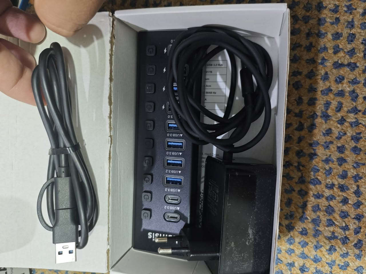 ادابتر usb ماركة 10 في 1 نقل سريع usb 3.2 ب30.وية التوصيل 
للتواصل يرجى مراسلتي على الماسنجر او على الواتساب ***********
