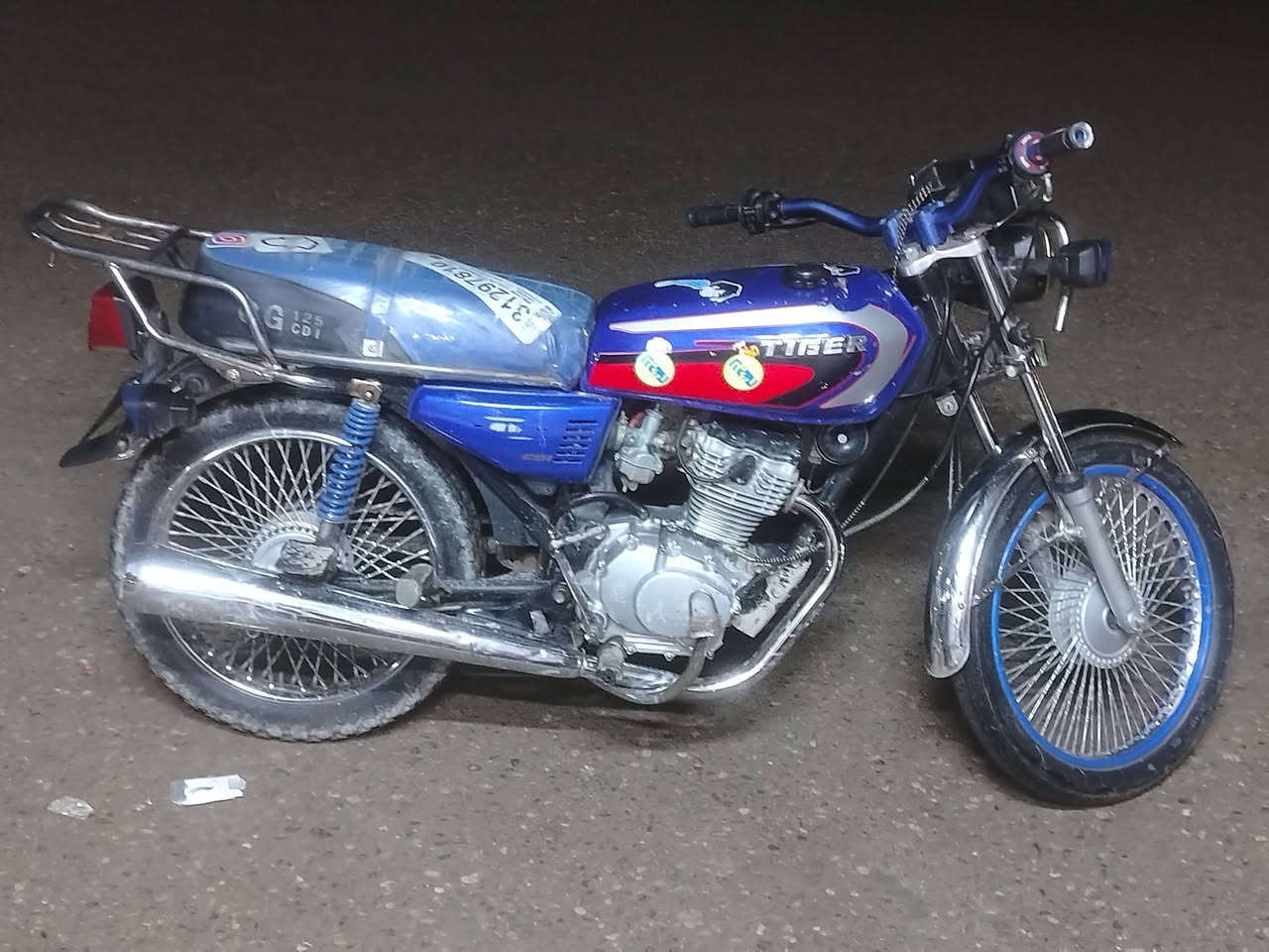 السلام عليكم موطور تايكر للبيع موديل 21 شرط مامفتوح وارمني كلها شغاله بي منفيس  السعر 460وبي مجال الشراي يخابرني عل رقم  ***********
