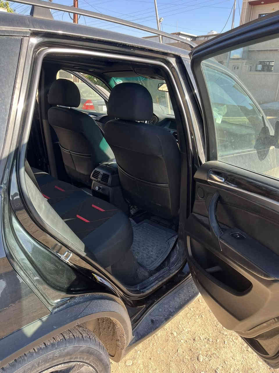 السلام عليكم للبيع سيارة bmwموديل2007 x5 رقم أربيل دولي كير ومحرك شرط تخم تاير جديد السياره باسمي شرط التحويل مكاني تكريت القادسية للاستفسار الاتصال على الرقم *********** السعر 123 ورقه وبيها مجال
