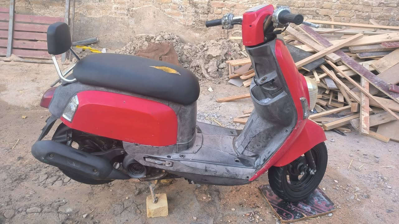 دراجه بوليسي صارلهه شهرين طالعه حاويه كلهه شغاله من الطول لطول سلف هندر كهربائيات  هورن كامله ماذب عليه ربع السعر 850وبيه مجال مكاني قضاء المدينه ***********
