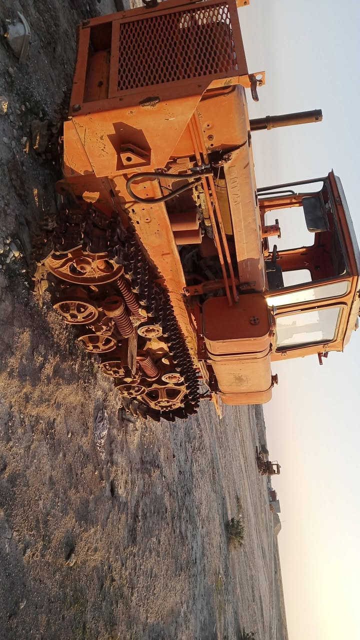 البيع دركتل بندوزر هيه وكيلاته كامله شغاله العماره ميسان رقم ***********
