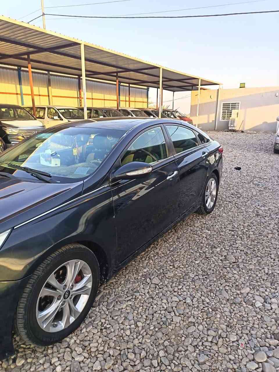 السلام عليكم سوناتا للبيع موديل 2013
سياره فول مواصفات +فتحه بل قماره اشاير بل مري سياره بصمه تبريد ثلج
السعر 95 وبيه مجال للشراي وبي خير ويدلل رقم بغداد سنويه جديده للاتصال ***********  هذا رقم صاحب السياره
