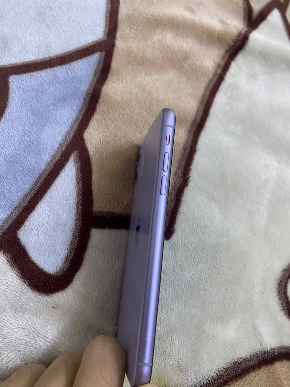 السلام عليكم
ايفون ١١ عادي ذاكره ٦٤  بطاريه ٧٧جهاز كله بلادي وكلش نضيف ومعتني بي ماعده شاشه قبل يومين وكع ونكسرت عندي بدلته نوعيه درجه اولا 
مكاني بغداد الاعظميه سعر ((١٧٥)) وبيه مجال للشراي
***********
