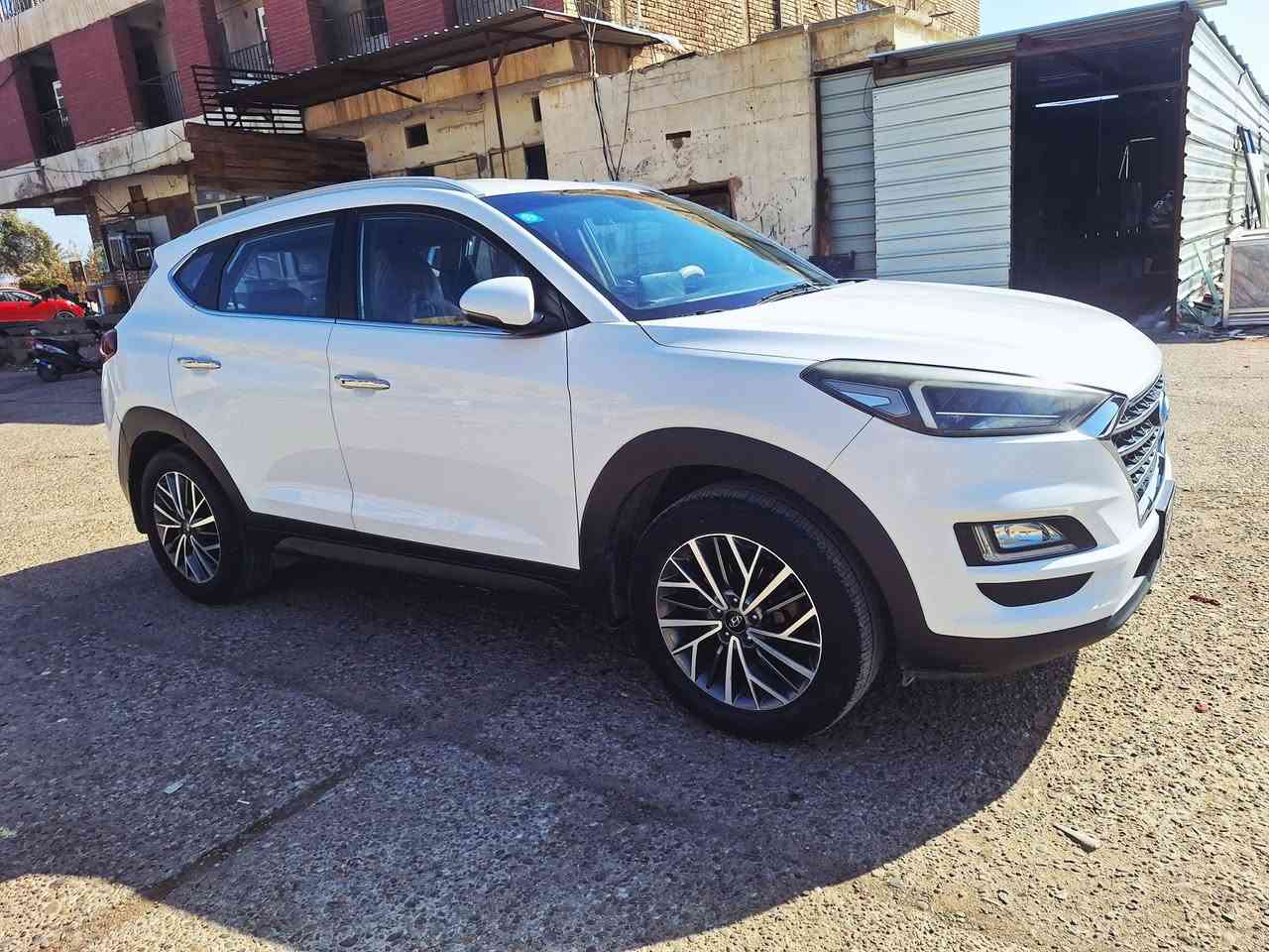 للبيع توكسان خليجي 2019 شركة الكاصد كلشي وضح عدك بل صور ٤٠ صوره وسونار بل نشر واضح 
رقم بغداد بأسمي الجديد وهزه جديده 
مكفولة كفالة عامة سياره جديده شكد متصور 

🔹️بصمة فوول عده لفتحه سعر 192
🔹️مكينه 2000 دوش وكير ومكينه كفاله شركه
🔹️كشنات كهرباء دبل هواي موصفات حساسات امامي خلفي كامره امامي خلفي 
🔹️كشنات جلد لونين 
🔹️ترحيب عند الاقتراب
🔹️شاحن واير لس 
🔹️لدات امامي خلفي
🔹️شاشه جبيره 
🔹️ثلاث وضعيات قيادة
🔹️حساس امامي خلفي
🔹️لايت خمس عدسات 5
🔹️لايت حساس عنده الدوران زنون
🔹️كامرا دوارة 
🔹️مري شفط
🔹️يدات نيكل بصمه
🔹️تبريد قطعتين ثلج وتتفئه
🔹️ماشية قليل
مكاني بغداد اليوسفيه
*********** /// *********** واني بل خدمه سياره كله جاهزه وكل نقص مابيه
