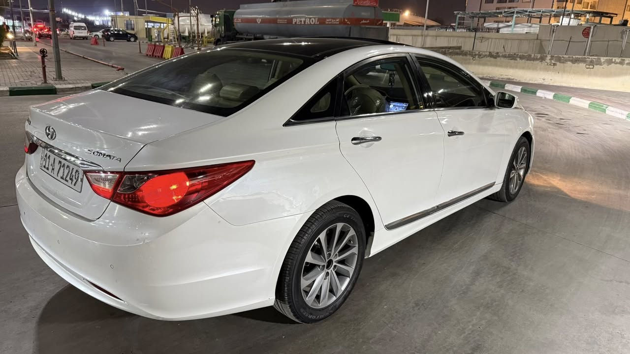 سوناتا Vip خليجي جديده جدآ فول موصفات 1/1 مكفوله من حادث او صبغ
بنراما 
بصمه 
كشن كهرباء مع خزن ميموري 
لد امامي و خلفي 
تبريد شاشه 
مري شفط 
تحكم ستيرن 
لايت زنون 
تبريد قطعتين 
محرك 2.400 
شاشه و كامره ع بغ 
و بعد بيه موصفات 
سياره ماشيه 146 الف 
صدر كله جديد و تخم تايرات جدد
كير و محرك مكفول 
السعر 125
مكاني بغداد حي الاعلام 
رقمي 
***********
