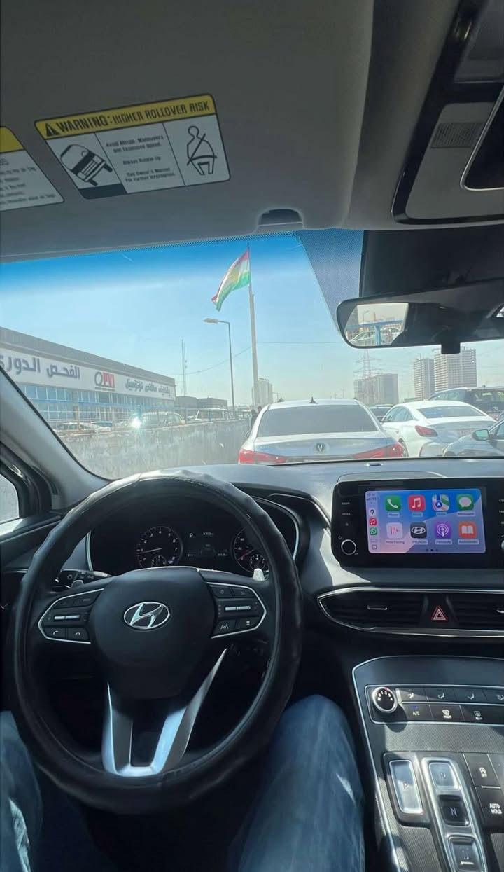 🚘 للبيع: هيونداي سنتافي 2023 SE
الموديل: 2023
 اللون:gray (مميز)
 المحرك: 4 سلندر2.5
 المقاعد: 2 صفوف (5 راكب)
🔹 المواصفات الأساسية:
 ويل ميثال قياس 18 إنج + إضاءة LED نهارية.
 شاشة لمس تدعم Apple CarPlay و Android Auto لاسلكياً.
 كاميرا خلفية عالية الدقة.
تبريد قطعتين 
المقاعد الأمامية تدفئة 
تدفئة ستيرن 
[السيارة مرقمة اربيل تحويل ثاني يوم ]
🛠️ تفاصيل الحادث والوضعية:
 الإيرباغات: سليمة بالكامل 100% (شرط الفحص).
 الضرر: [فقط الي موضح بالصورة بالعراق وضرر امريكا شبه معدوم السيارة نظيفه 100٪؜] قطرة صبغ ما بيها 
رقم الشاصي:[18D 5NMS14AJXRH648721]
رقم الهاتف :***********
المكان :صلاح الدين تكريت 
السعر :202وبي مجال
