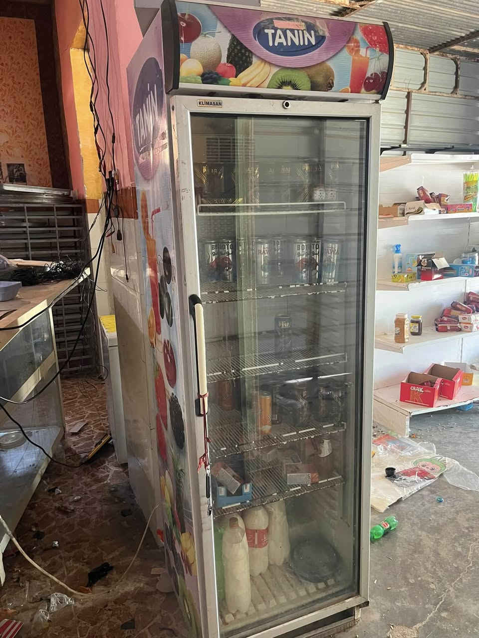 ثلاجات عارضات 
عدد ٢
وحده ب ٢٠٠ الف 
واخرى ب ١٧٥ الف السعر نهائي ونقدا فقط 

الموقع اسديرة الفياض مقابيل محلات الحجاب 
***********
