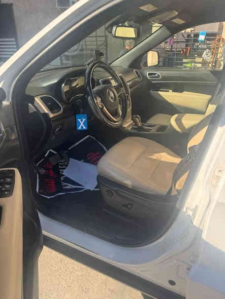 السلام عليكم جيب لاريدو موديل 16 رقم ديالى مشروع وطني سيارة مكفولة من صبغ تخم تاير صدر جديد تبريد سيارة جاهزة من كلشي بيه مكانت بارد مكاني اعظمية راس الحواش قرب بانزين خانه سعرها 17800$ بيه مجال 
***********
علي
