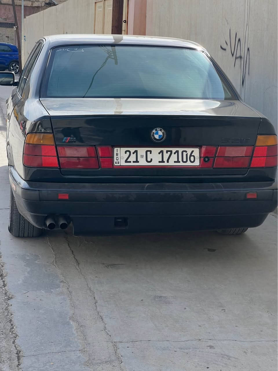 موديل1991 
فوال مواسفات بس موا سقف سلايت 
4 جامات كاهربائي 
گير اوتوا ماتيكه 
بدون سبوغ 
گير مكين باله شارت
*********** كركوك, العراق
