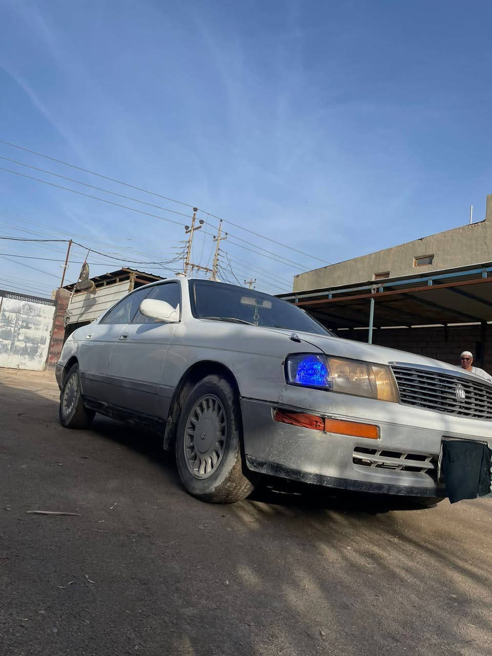 السلام عليكم للبيع كراون بطه موديل 92 رقم نجف مشروع وطني تحويل ثاني يوم محرك وكير ثنين ونص مكفوله من الكص ونقل جثه اللون ابيض لولوي سنويه 26 راعيها بالبصره السعر 42 وبي مجال الاتصال علي الرقم *********** مكاني البصره ابي الخصيب
