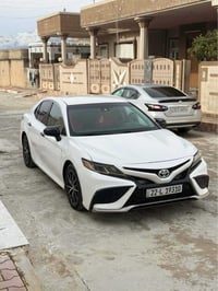 كامري LE • بلا خدوش • رقم جديد