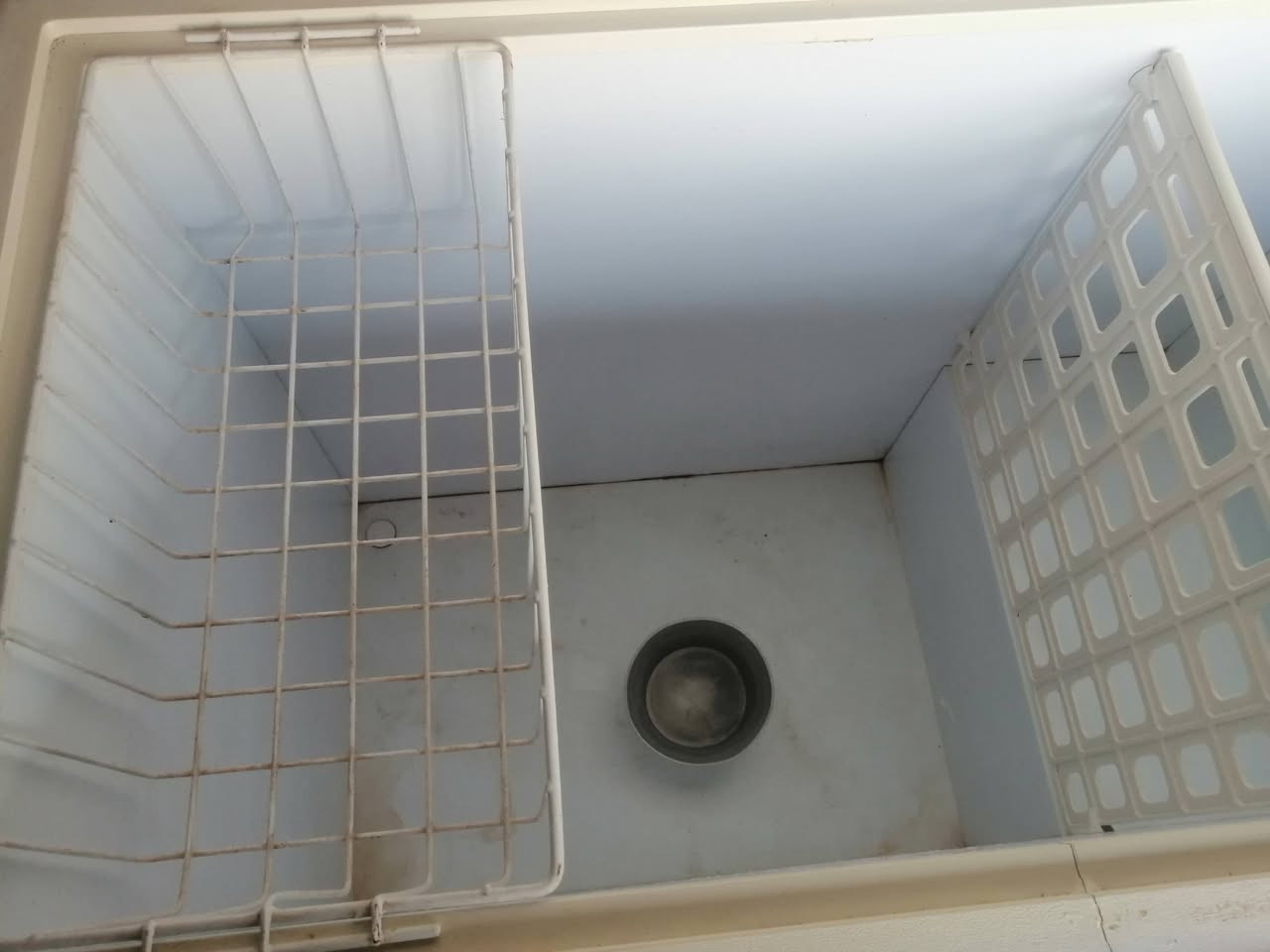 مجميده حجم 12 قدم سعر 160الف ومجال عنوان مخيم كبرتو تابع دهوك رقم واتساب *********** محل بيوار شنكالي 10 يوم ضمان
