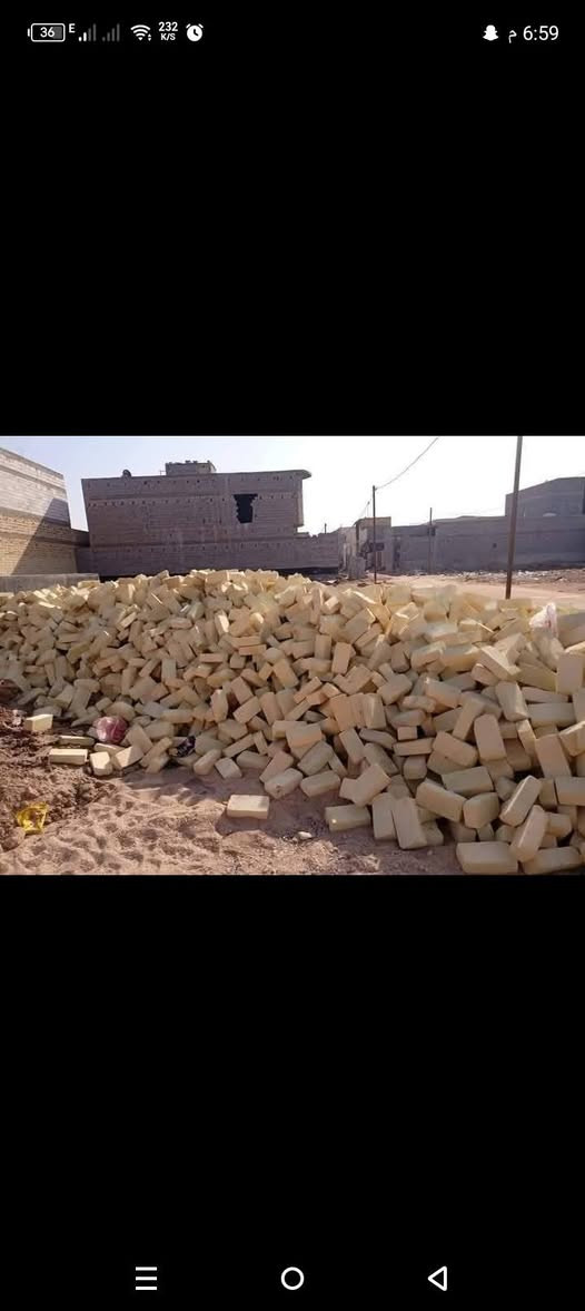 سلام عليكم يوجد طابوق درجه وله وشرط العدد 4250 توصيل قذاى الشطره ولدوايه ومحافضه البصره.*********** بي واتساب وانه بلخدمه
