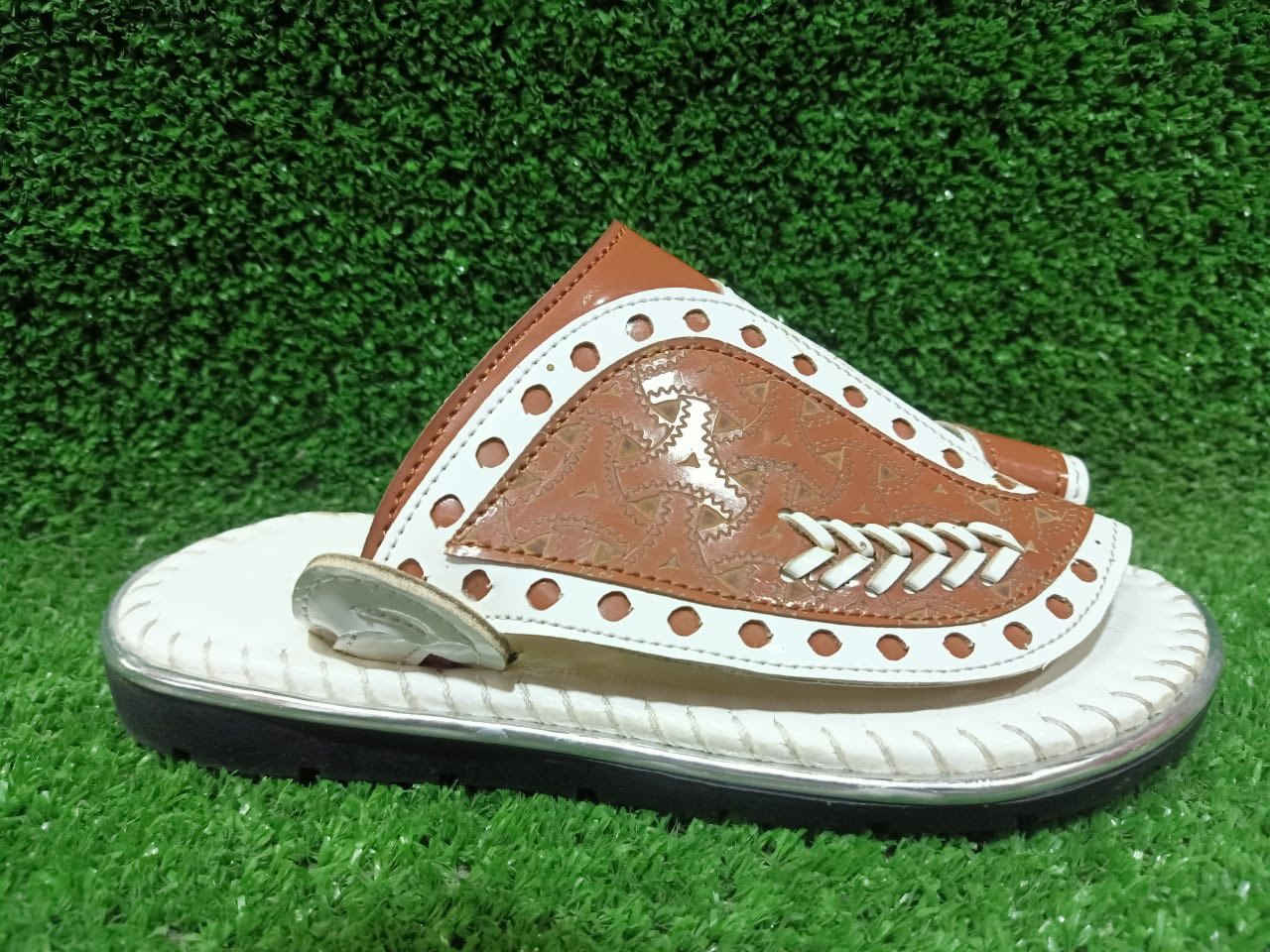 🌙 عروض رمضان وصلت 🌙  
شبشب شبابي سعودي بخامة نضيفة جدًا 🩴✨  
نعل مريح وخفيف مناسب للاستخدام اليومي  

المقاسات: من 30 إلى 40  

💥 أسعار مميزة في عروض رمضان  
📦 تجار الجملة ليهم أسعار خاصة ومميزة جدًا  
🚚 شحن لجميع المحافظات والدول  

الكميات محدودة — الحق العرض قبل ما يخلص ⏳  
للطلب والاستفسار راسلنا على الخاص 📩  
رمضان كريم 🤍


**إذا كنت صاحب هذا الإعلان وتريد حذفه لأي سبب، رجاءا أرسل رسالة إلى الدعم الفني**