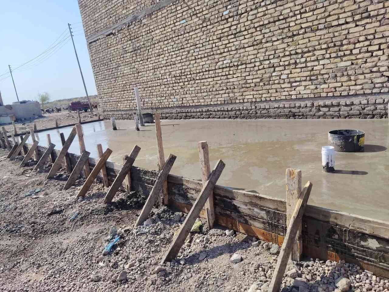 بيت ٥٠ هيكل كامل نزال ١٢ بناء درجه اولى شبابيك وبيبان فقط
ارضيه صب رفت مسلح حمام خارجي استقبال مطبخ ع حولي درج منور حمام داخلي وغرفه منام مدفوع المخالفات رقم القطعه ٥٩١٥ ع شارع تبليط خلف عماره ابو دريد السعر المطلوب ٢٨ / ***********
