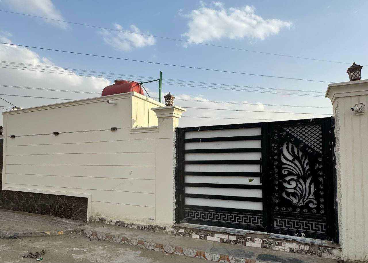 🏠دار سكن  للبيع
 مجمع اللؤلؤة (بداية المجمع) __ طريق سيد محيل 

🔹 المساحة الكلية: 500 متر
🔹 مساحة البناء: 170 متر
🔹 الحديقة: 330 متر
🔹 فضلة إضافية: 50 متر

تفاصيل الدار :
▪️ غرف نوم عدد 2
▪️  استقبال
▪️ مطبخ
▪️ مجموعة صحيات داخلية وخارجية
▪️ صالة 
▪️ أساس البناء كريت
▪️ السقف عگاده
📍 الموقع: بداية مجمع اللؤلؤة – موقع مميز وقريب من الخدمات 

🔲  للاستفسار مراسلة الصفحة 
📞 اوالاتصال على الأرقام الآتية

***********
***********
***********

                           🏢 أو مراجعة :
       مكتب سيد نجاح العذاري  العقار والمقاولات العامة
  📍 حي المعلمين – شارع الخدمة – مقابل إسطنبول مول
