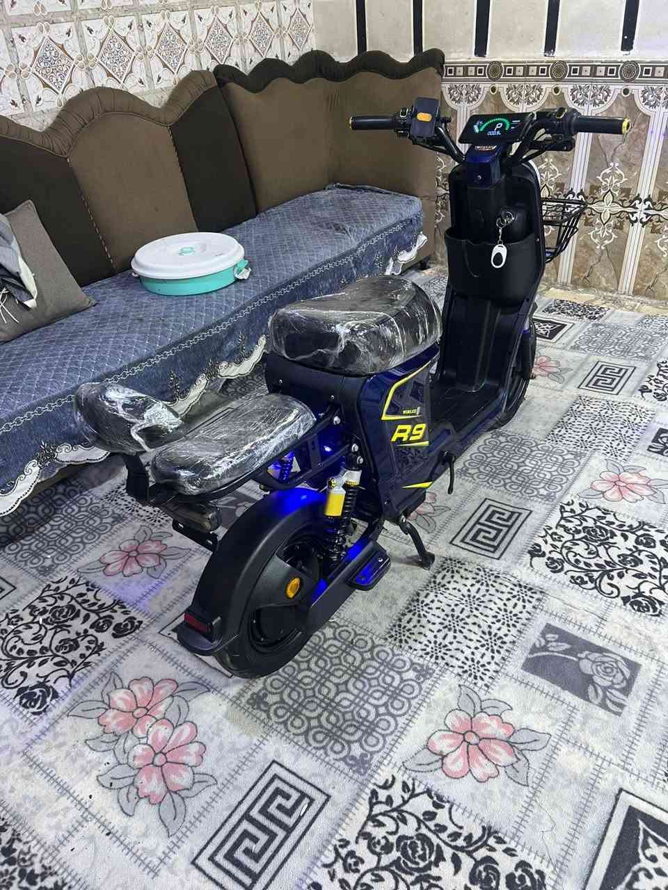 دراجه شحن موديل 2025 ما ماشيه هواي اخت الزيرو مخليهه بل بيت لان عندي مدرسه ما بيهه كل عطل الكهربائيات كلهن يشتغلن بطاريات 32 الدراجه كلهه مكفوله من الطول للطول وياهه مرايات وبصمتين وكارت وسويج كله جديد السعر 425بيهه مجال جوه 400ماتصير واتساب ***********
