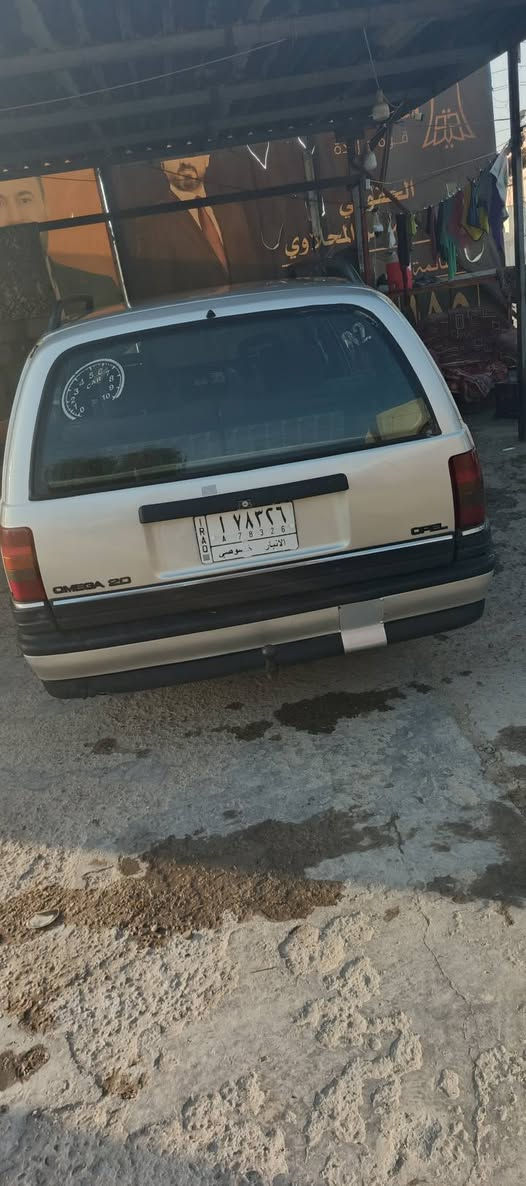 اوبل اوميكا ستيشن موديل ٩٢ محرك ٢٠٠٠ كير ومحرك وكهربائيات وصدر خير من الله السياره مصبوغه جماليه فقط لا معجون و لا ضربه ولا كلبه نشاط خير من الله السعر ٣٢ وبيه مجال للطيبين للاستفسار *********** مكاني هيت قرية خزرج
