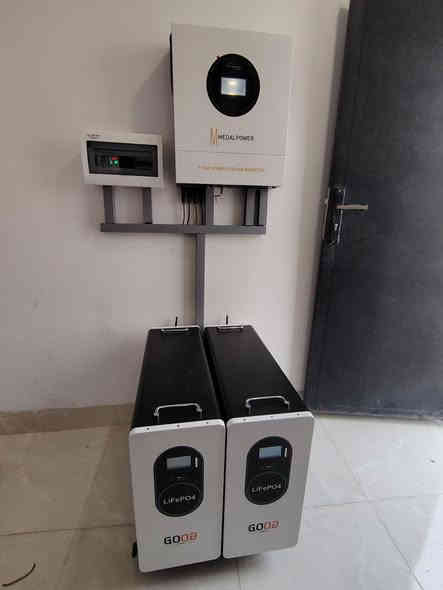 الموقع: الزوية
منظومة منزلية
حجم المنظومة =32نهاري&30ليلي
مكونات المنظومة -=
🔸 2بطارية ليثيوم 15 كيلو شركة gogo power 
                    ضمان خمس سنوات 
🔸 16 لوح شمسي  بقدرة 620 واط شركة ميدل بور 
                    ضمان عشر سنوات 
🔸 انڤيرتر  شركة Medal power حجم11كيلو      ضمان سنه واحده 

مع الربط والتنصيب وملحقاتها كاملة باجود انواع الحديد المغلون المضاد للماء والرطوبة وسراكت وجوزات ووايرات نحاس اردنية اصلية 

للحجز والاستفسار الاتصال بنا: ‏‪***********‬‏
او زيارة موقع الشركة في: الشرقاط - اسديرة عليا
