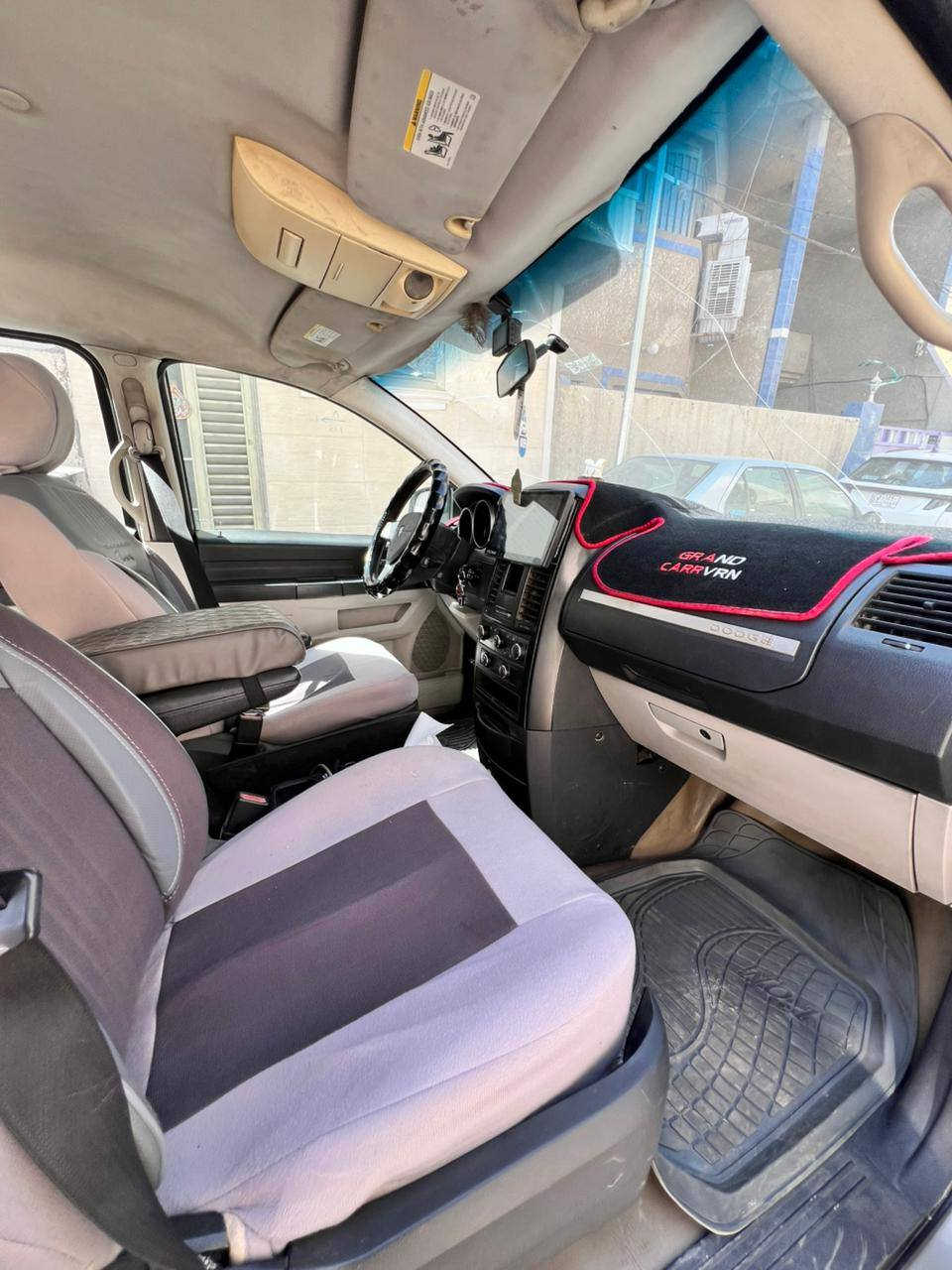 سلام عليكم دوج كرفان 2008
محرك 3300جديد 3قطع تبريد بيها منظومة غاز رقم بغداد مابيها حادث كلين 
السعر 92 وبيها مجال مكان السيارة بغداد
***********
***********
الخاص مفتوح
