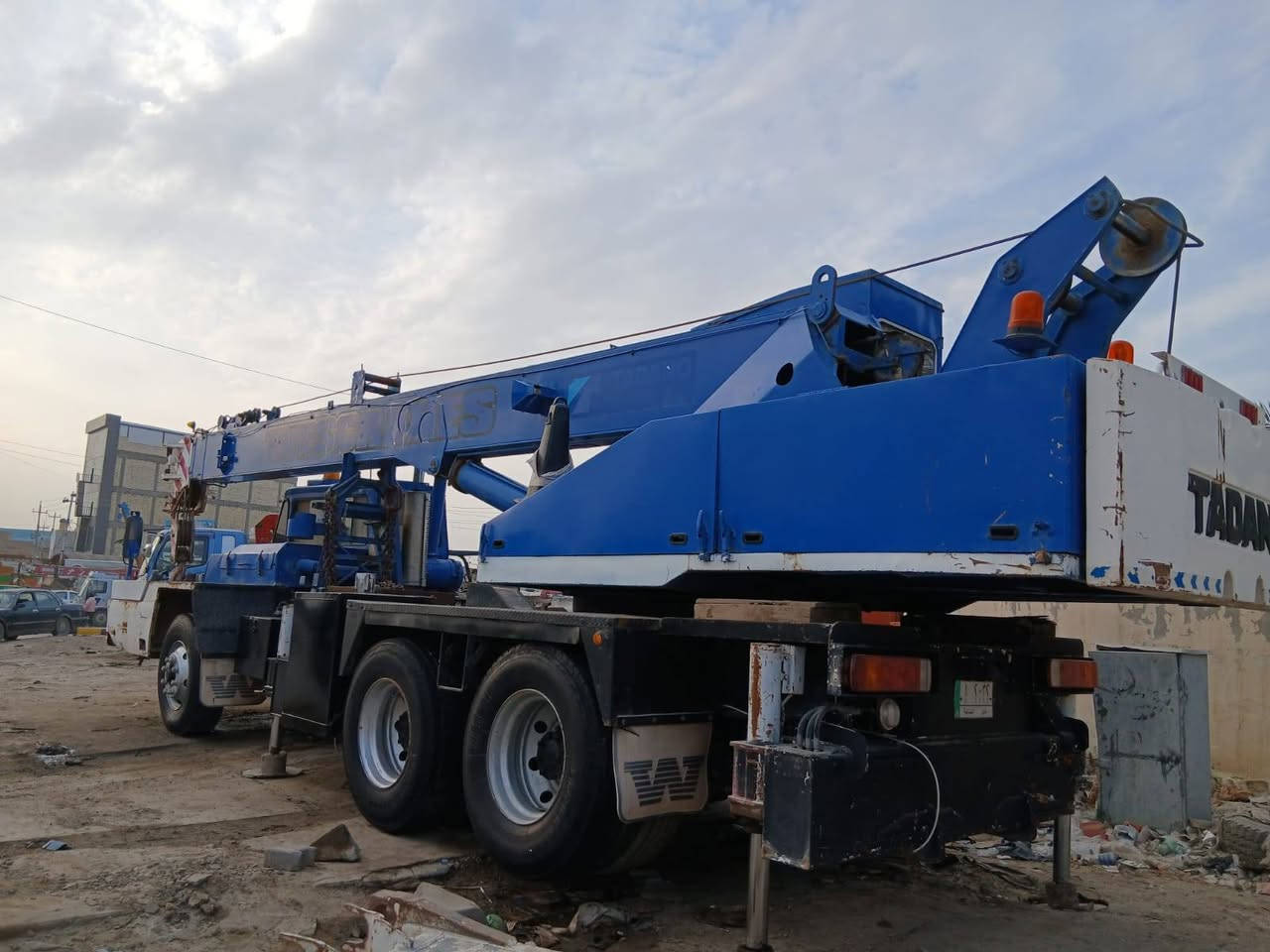 السلام عليكم للبيع  كرين 16طن سلايتين
تخم تاير كهربائيات شغالة كرين جاهز للعمل السعر 210
للاستفسار *********** . ***********
