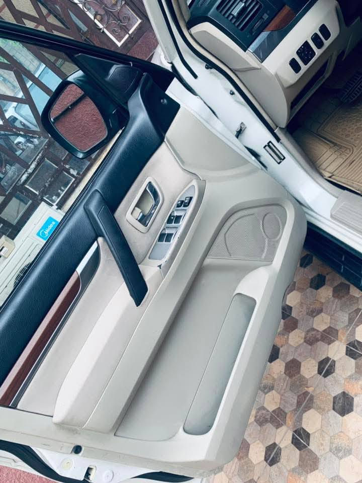 سلام عليكم سياره باجيرو ٢٠٠٧ شكل ٢٠٠٨
سياره مكفوله ماعدى جاملغ الي عكس السايق مصبوغ 
محرك ٦ سلندر ٣٠٠٠ حداديه وتخم تاير جديد تبريد ٣قطع سياره ماعوزه شي شغل وطلع سياره تحويل مباشر بسمي رقم بغداد انكليزي مكان واسط 
تواصل على الرقم 
***********
