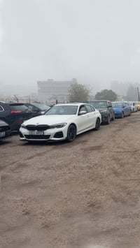 BMW 330i 2022 xDrive ماشيه 28 الف ميل   قطعة وحدة صبغ  26500$ وبيها مج...