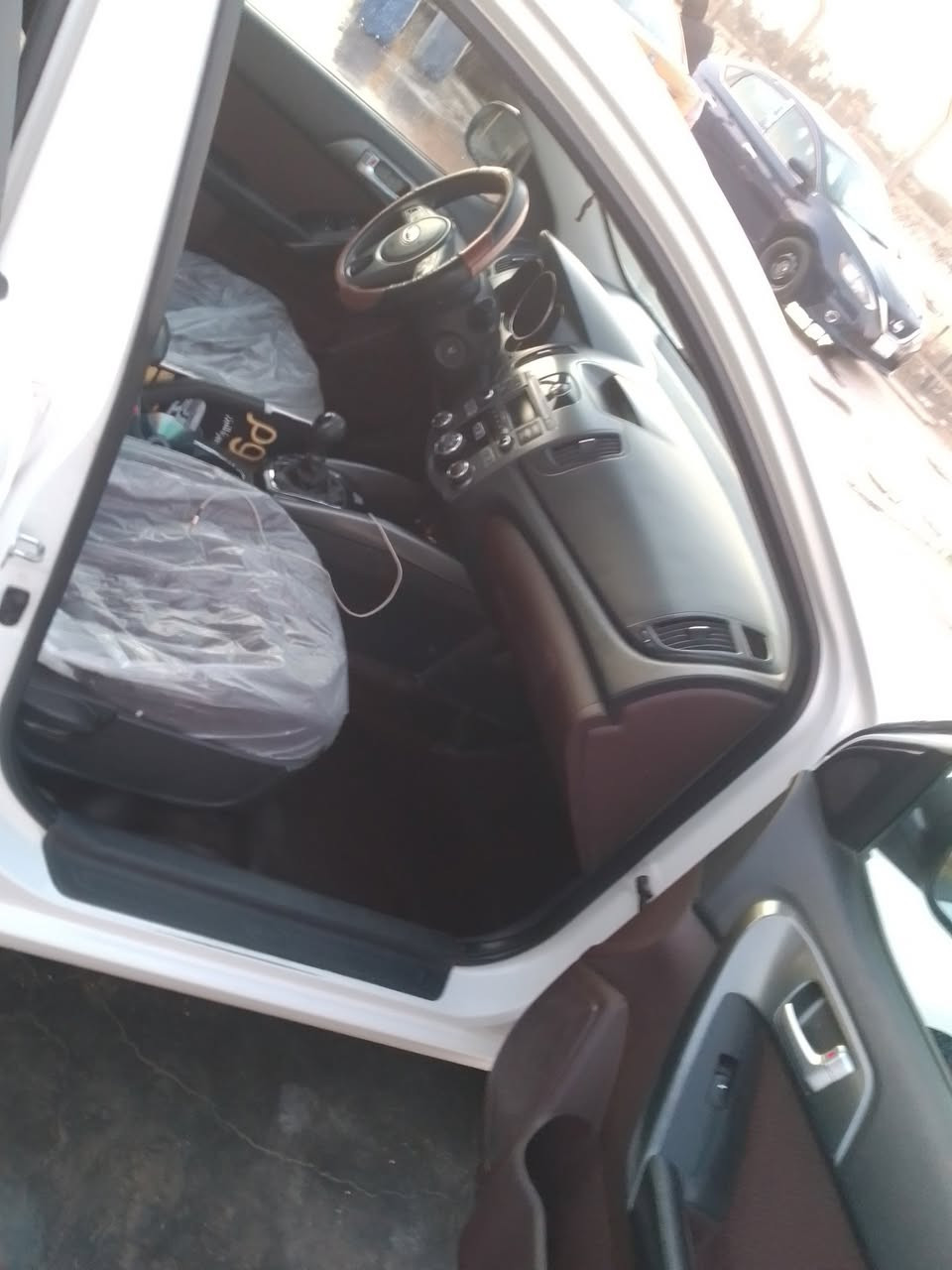 سلام وعليكم للبيع سيراتو خليجية موديل 2011 سياره جديدة مكفولة كفاله عامه من كلشي رقم سليمانيه بسمي تحويل ثاني يوم لسعر 116 لهاتف ***********علمن 
مكلف بنشر مكاني بابل جبله
