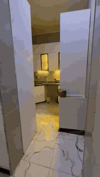 غرفه نوم مع مطبخ كامل ملحقاته شغل شركه mdf. teraz  قبل اشهر فصلتهن وهس...