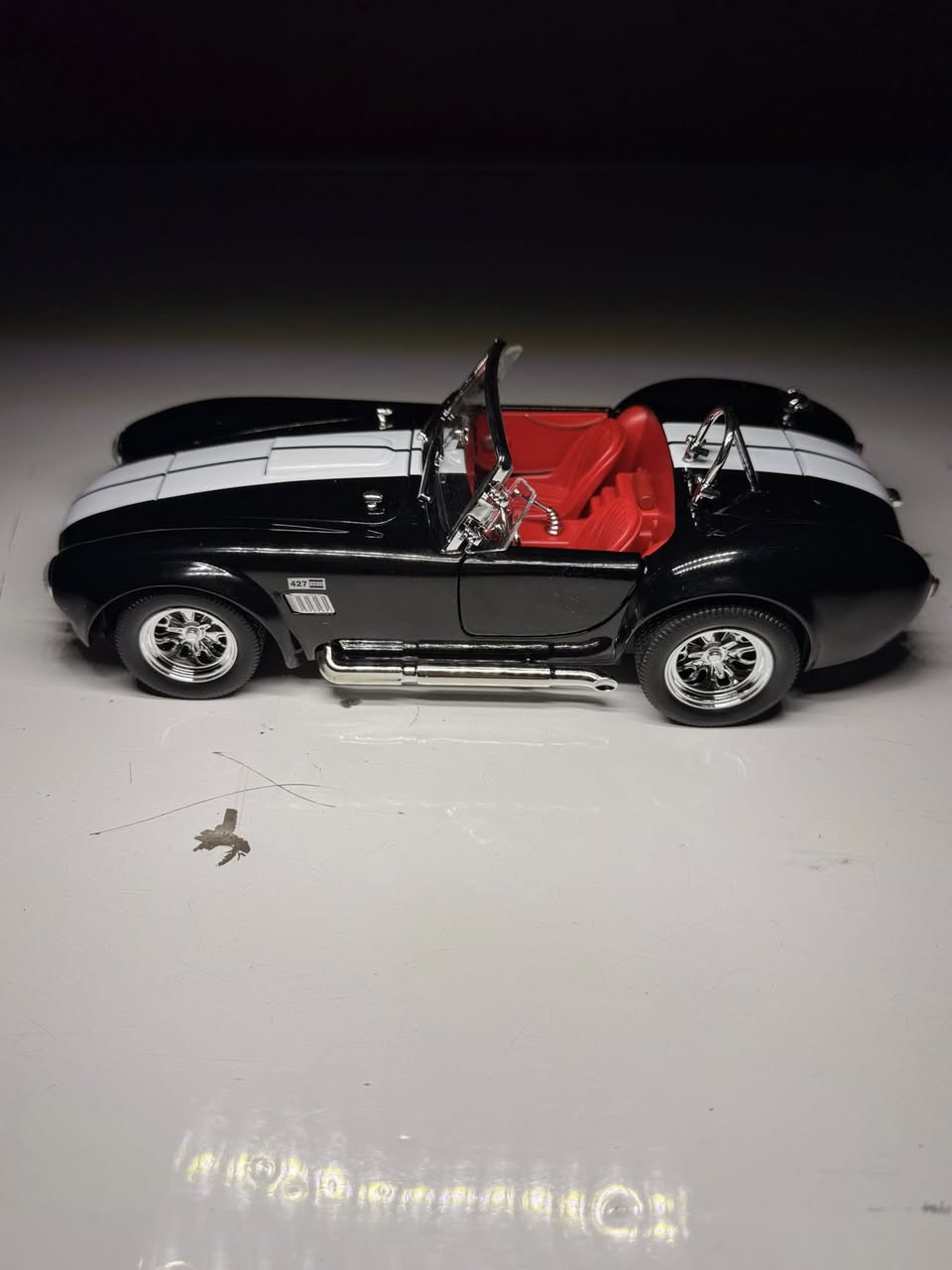 اليوم ويانة من اجمل السيارات الماسل كار الأمريكي🦾👊🏻 

شيلبي كوبرا 
Shelby Cobra 427🇺🇸
موديل 1960
انتاج شركةchezhi

حجم 1:24
سعر 20الف

متوفرة توصيل لكل المحافظات 5الاف 
للتواصل واتساب*********** 
#عالم_المصغرات_والمجسمات #tsar_store  
#shelby    #cobra #chezh
