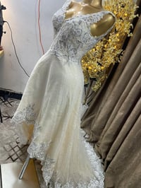 فساتين جديد ماركات مختلفة  متوفر موديلات اكثر  توصيل جميع المحافظات  ا...