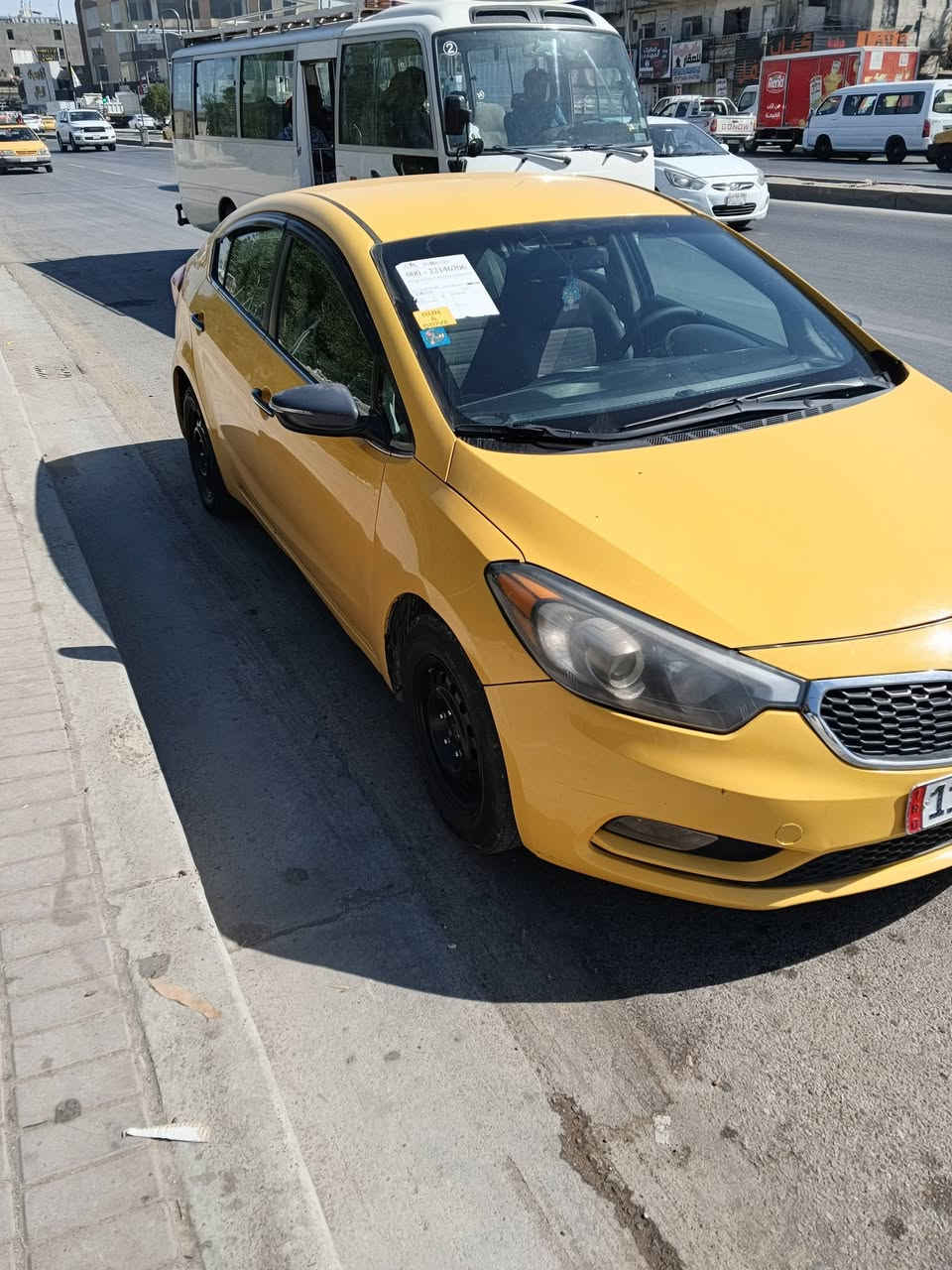 السلام عليكم كيا فورتي 15 بيضه الواحد ب 98 وبيها مجال غير متواجد على الفيس رقم الهاتف،*********** غير متواجد على الفيس
