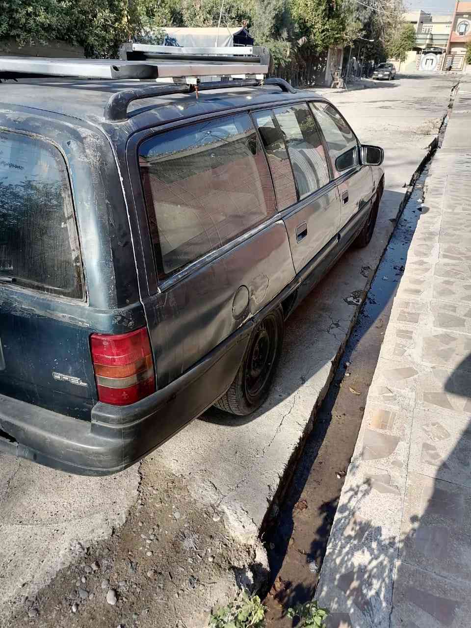 اوميجا 20 للبيع  مكينه  وكير شرط الوكاله والتحويل والسعر 25 وبيها مجال كاربون بنزين للاتصال على هذا الرقم***********كورك ***********
