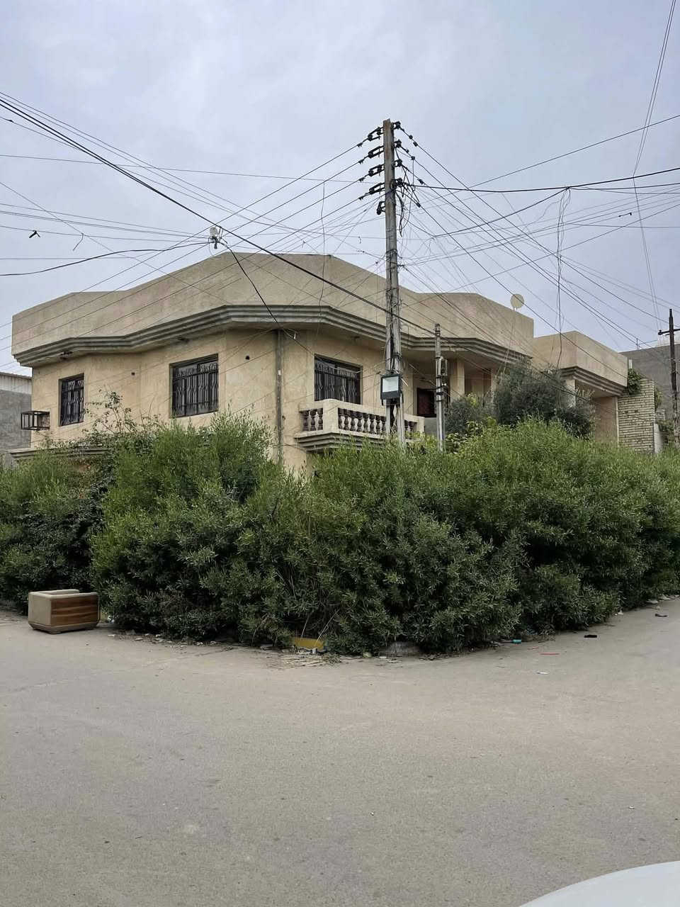 دار 300 متر ركن للبيع
مقابيل الدار تشجير مساحة 400 متر
واجهة 15 ونزال 20 
تقطيع حسب الطلب او كامل 
العنوان حي الجهاد السمجة مقابيل الاطباء وقرب خدمي المطار 
للاستفسار والاتصال 
***********
