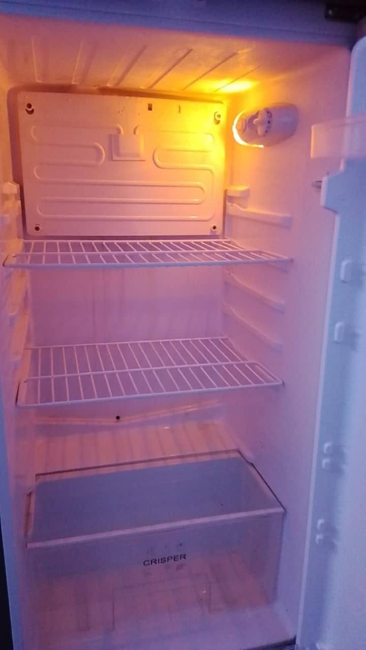 ثلاجة نضيفة شغالة ع الفحص حجم12قدم السعر 200بي مجال
العنوان شهداء  للاتصال ***********اثير
كورك *********** للاتصال
