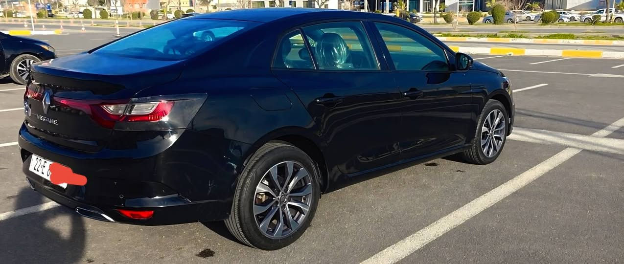 بسم اللە الرحمن الرحیم 

ڕینۆ مێگان 2023 مواسەفات
 نمونە لەجوانی و پاکی.
بێ بۆیاخ ، بێ لێدران، بێ تەعدیل، شوخت. سفری شریکەی موهەندی هەولێرە. دروستکراوی یابانی فەڕەنسی.
نمونە لە جوانی و چاکی. 
سعر / 117 ورقە
۰۷٥۰۱٥۱٦۳۱۷ 
۰۷۷۰۱۳٤۳٤٥٦
بێ بۆیاخ ، بێ لێدران، بێ شوخت ،بێ تەعدیل، چۆن لەشریکە هاتۆتەدەر وەک خۆیەتی. 
بزوێنەر: ١.٦ لیتر، بێ تۆربۆ واتا هەموو بەنزینێک دەسوتێنێ بێ کێشەیە.
 ٤ پستۆن 
• گێڕ: ئۆتۆماتیک
• ڕۆیشتوو: [ ٤٤]هەزار کم 
• ڕەنگ: ڕەشــــی قەتران
تایبەتمەندییە گرنگەکان:
•خەلیجی سفری شەریکەی موهەنەد
• شاشەی گەورەی لەمس (Touch Screen)
• کامێرای دواوە و حەساسی دواوەی.
• لایتەکانی LED ڕۆژ و لایتی تەم
• کوشنەکان: جەلد
• سیستەمی جێگیرکردنی خێرایی (Cruise Control)
• سوکان ڤۆلیۆم و بلوتووس (Bluetooth)
• جامەکان و ئاوێنەکان کارەبایین
•سندوق کارەبایی
ویل کەپی بیلادی شریکە
سوکان ڤۆلیۆم ،تحدید سورعە، دبڵ گێر. 

دۆخی ئۆتۆمبێلەکە:
• ئۆتۆمبێلەکە زۆر پاکە و وەکو نوێ وایە ، سفری شریکەی کوردستانە.
• بێ بۆیاخ و بێ لێدران
• هەموو کارەباییات و مەکینە و گێڕی بە شەرتە
•سەنەوی و ژینگە و ڕێگاوبانی تازەیە تا ٢٠٢٩ 
•بەشەرتی تەحویل و غەرامە و وەکالەت
• شوێن: ڕانیە👉
تێبینی//// سیارەکە نمونەیە لەجوانی شوێن نوکە دەرزیشی نیە دروستکراوی فەڕەنساو یابانیی اصلییە.
•
ژمارەی خاوەنی 
 ۰۷٥۰۱٥۱٦۳۱۷

سعری 117 وەرەقە و مەجالێکی کەم أربيل, العراق
