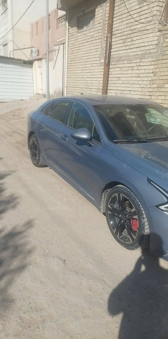 السلام عليكم
كي فايف 2021 وارد امريكي فقط بنيد 
بدون دواخل ولا اربايك وصور الحادث موجوده ب 
المنشور  سياره لا شخوط ولا بارد ابد
رقم اربيل دولي سنويه مجدده 
تريد تحويل تريد وكاله 
مكينه ١٦٠٠ تبريد مامفتوحه 
حداديه جديده 
تخم تاير 
تبريد 
مواصفات عاديه 
سياره جاهزه 
سعرها ١٤٨ 
***********
