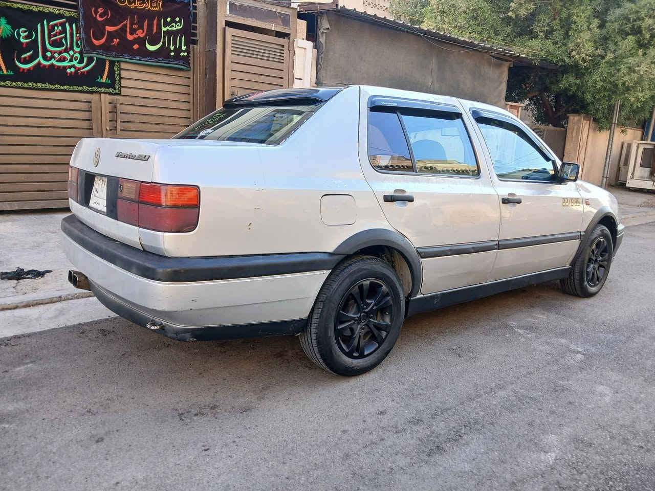 فولكس واكن فنتو موديل 1992 كير عادي محرك 2000 بلاد اترايها كلش حلو وناعمه بالمشي جاهزه بدون نقص سعرها 32 مكانها بغداد شارع فلسطين للاتصال ***********
