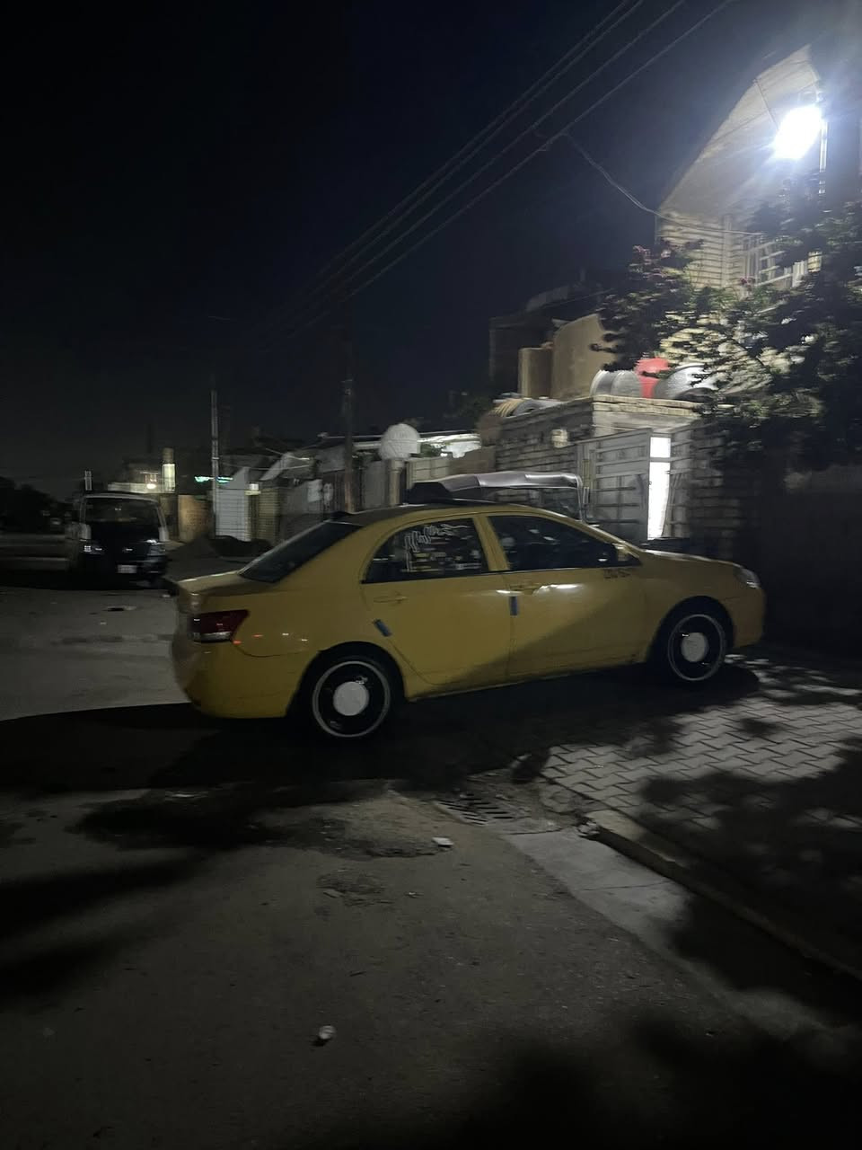 السلام علكم بي واي دي جي 3 كير عادي مكينه وكير وكلج وتبريد جدد حداديه نضيفه تخم تاير بسمي تحويل ثاني يوم بيهه جامغ امامي وطخه يم قبق البانزين سعر 50مكانهه بغداد الحسينيه ***********
