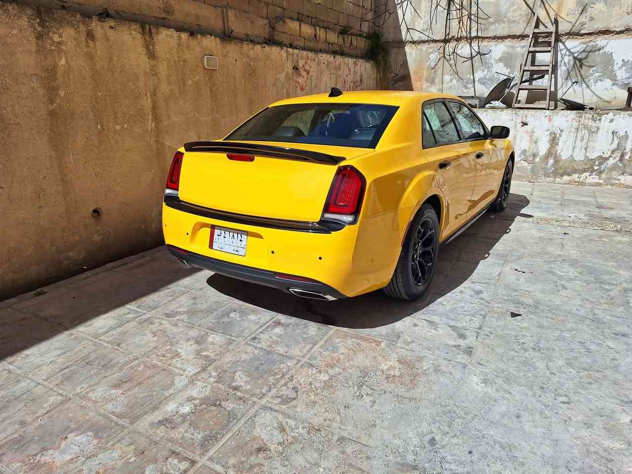 السلام عليكم اوباما اصل 2021 تورنك L ماشيه 430 الف كيلو حادث باب السايق ولباب الخلفي  السعر265 ورقه  ,تلفون  *********** للبيع او مراوس
