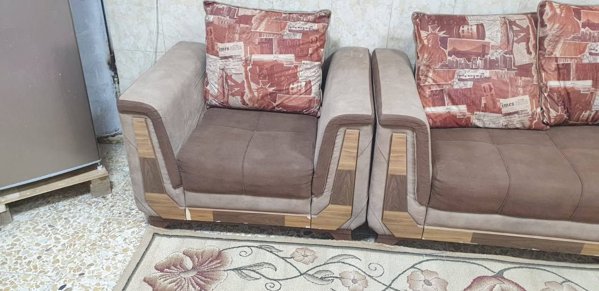 تخم عشر مقاعد و4طبلات ويا سعر 400
الاستفسار  الاتصال ع رقم
0770 138 9383
