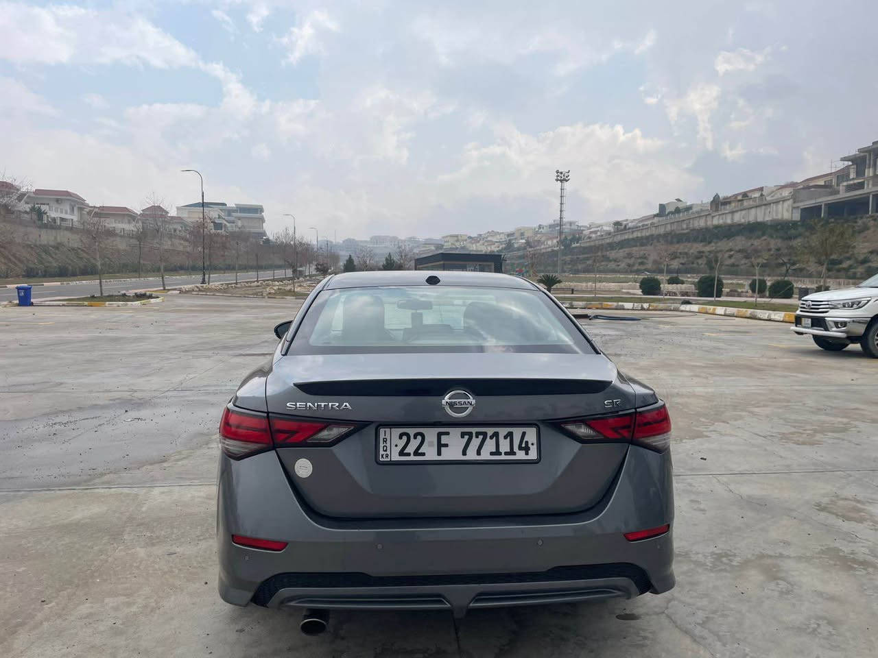 Nissan sentra 2021 SR

نيسان سينترا ٢٠٢١ فول فول مواسفات SR 

سەیارەکە مواسفات كەنەدیە بە کلین داخیل بوە

چاملخو بونیتی لیرە بویتە بویاخ ئیرباگ بەس شانی تەقیە

دوو تعديلي هەیە  گیر و مەکینەو تبرید و هەموو بە شەرت  
سەیارەکە ٧٠،٠٠٠km رويه هەموو قلبی بە شەرت

*********** شقلاوة, أربيل
