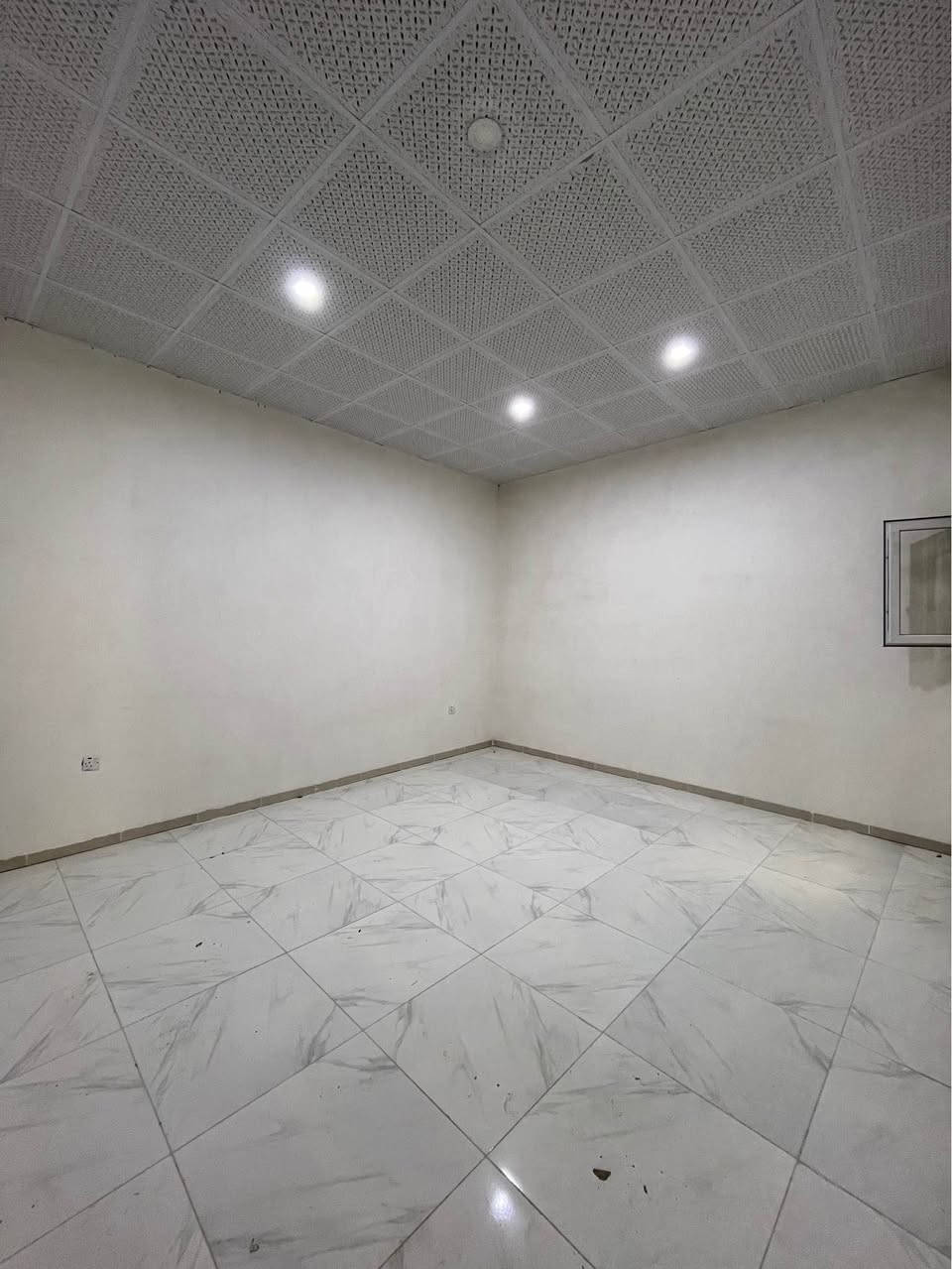 بيت للبيع حي بدر ١٠٠م 
***********
سعر ٤٧ رابع فرع عالشارع رئيسي كركوك, العراق
