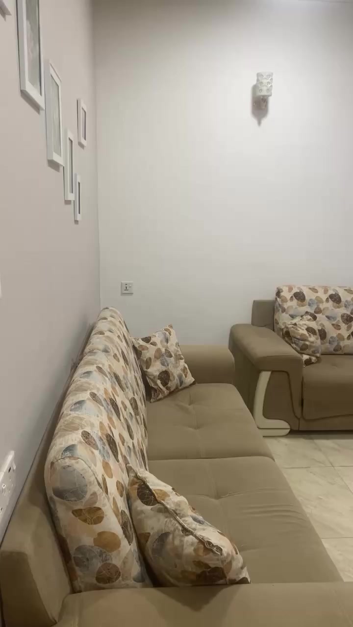 بۆ فرۆشتن
هەولێر / فەرمانبەران ، 150 مەتر قات و نیو 

للبيع 
اربيل ، فرمانبران ، 150 متر طابق و نص 

موبايل / *********** / ***********
