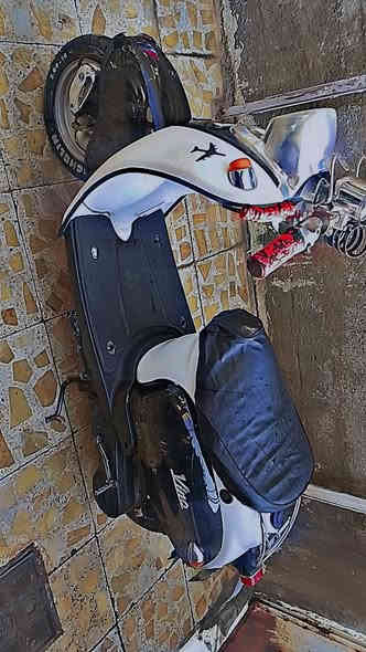 سلام عليكم ماطور عبد الحليم 
كامل شغال اي عيب مابي 
سلف كهربائيات كله شغال 
ماطور كلش نضيف
#السعر 300 وبي مجال حك الجيه 
***********
