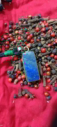 قلادة • لازورد • أصلي