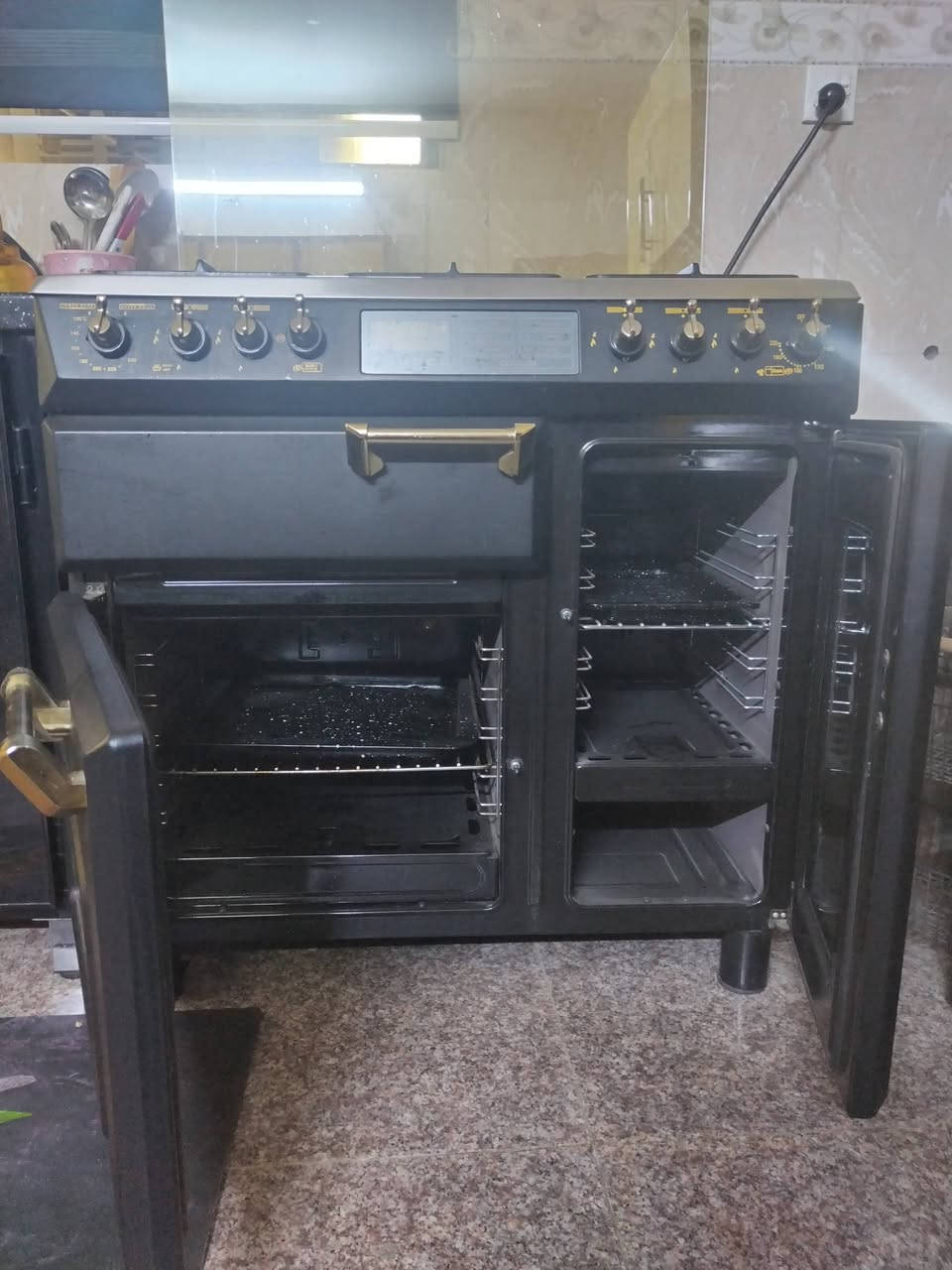 طباخ جديد اصلي السعر 600 للاستفسار ***********
