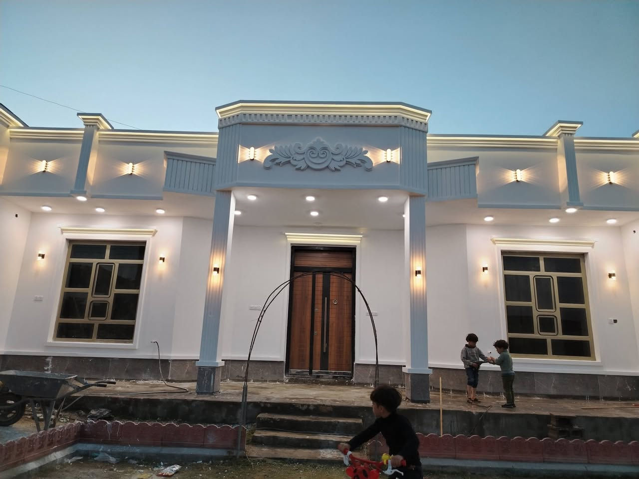 إكمال واجهة أخي عماد أبو عثمان ***********
