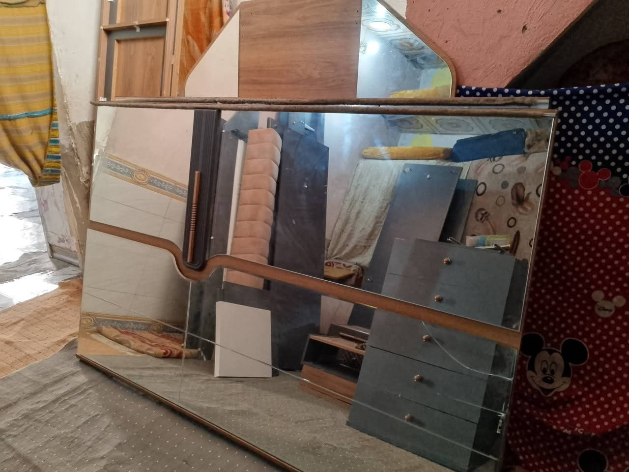 *********** غرفه للبيع كامله
